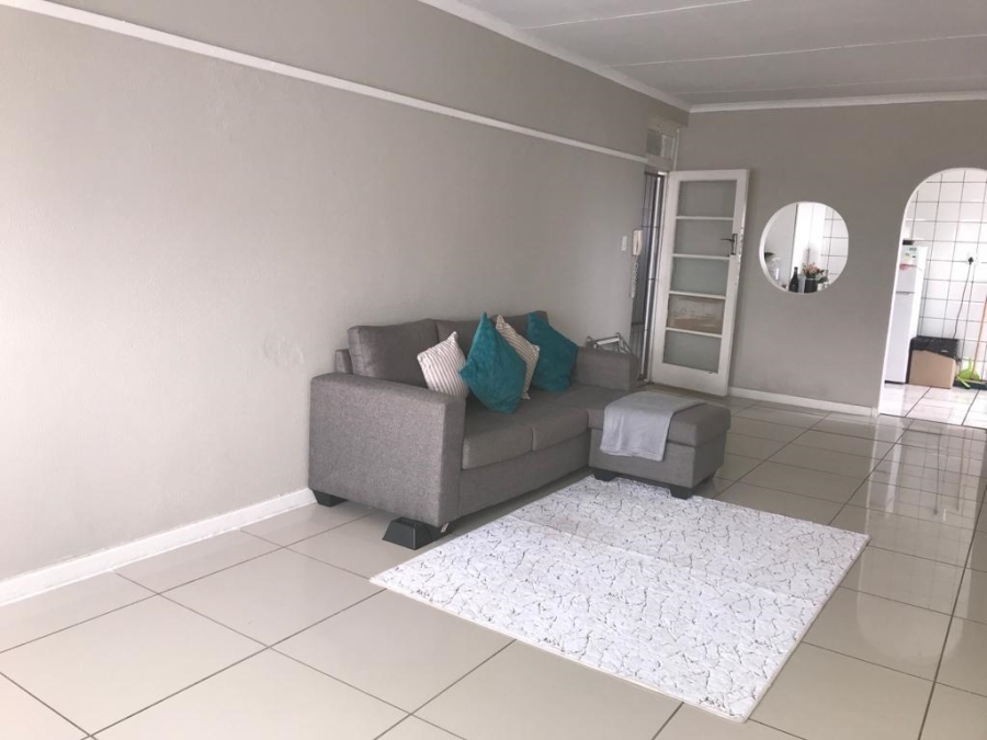To Let 1 Bedroom Property for Rent in Quigney Eastern Cape